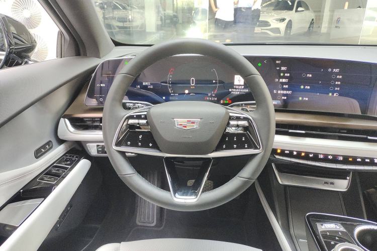 Used Cadillac GT4 2023 25T Luxury Model Steering Wheel