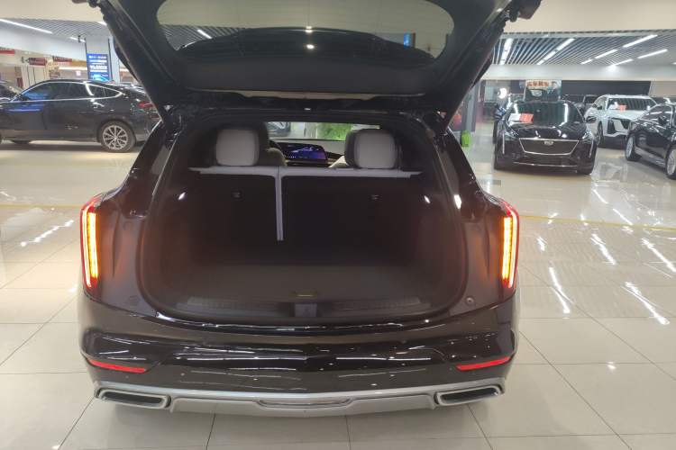 Used Cadillac GT4 2023 25T Luxury Model Trunk