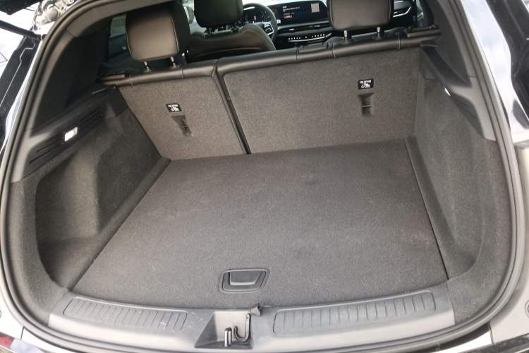 Used Cadillac GT4 2023 25T Fashion Edition Trunk