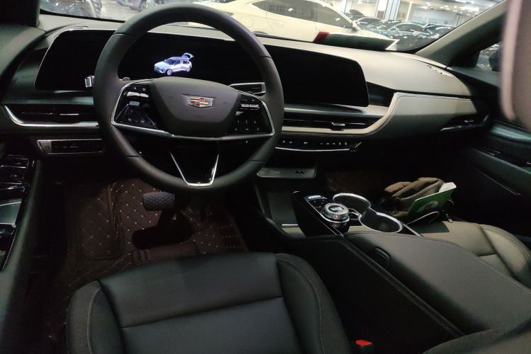 Used Cadillac GT4 2023 25T Fashion Edition Center Console