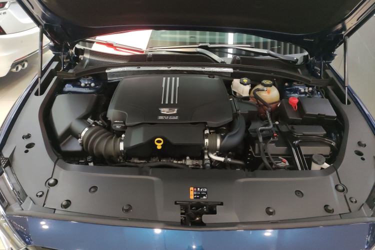 Used Cadillac GT4 2023 25T Fashion Edition Engine Bay