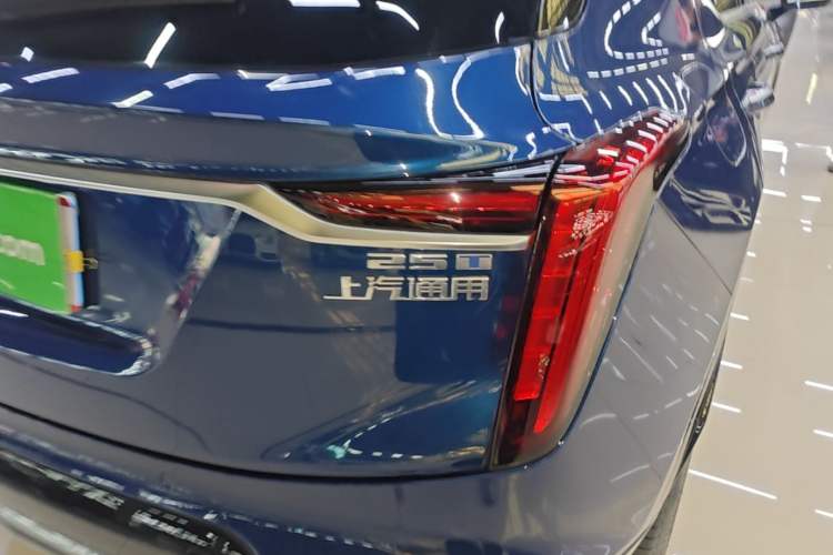 Used Cadillac GT4 2023 25T Luxury Model Exterior 3