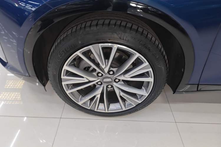 Used Cadillac GT4 2023 25T Luxury Model Exterior 4