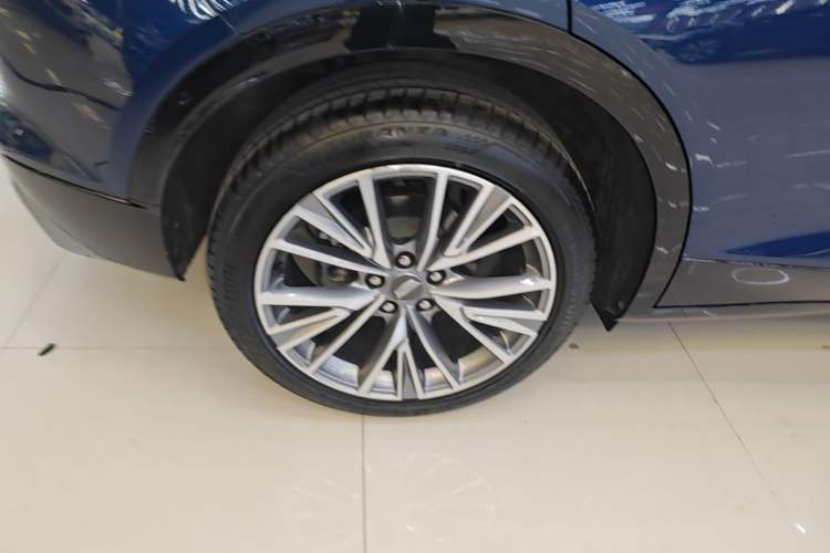 Used Cadillac GT4 2023 25T Luxury Model Exterior 5