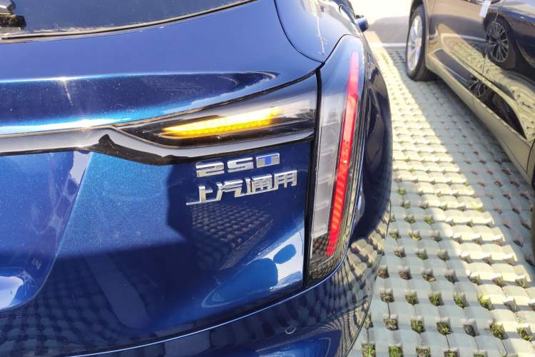 Used Cadillac GT4 2023 25T Prestige Version Exterior 6