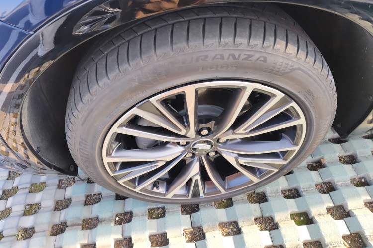 Used Cadillac GT4 2023 25T Prestige Version Exterior 7