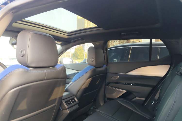 Used Cadillac GT4 2023 25T Prestige Version Headliner