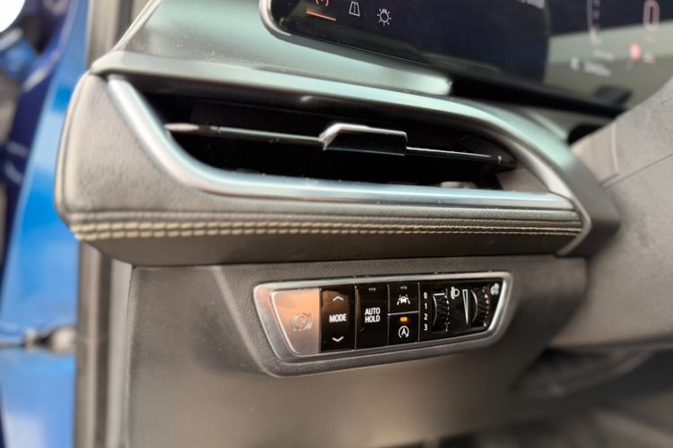 Used Cadillac GT4 2023 25T Fashion Edition Interior 10
