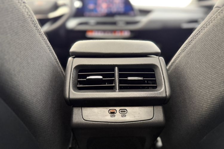 Used Cadillac GT4 2023 25T Fashion Edition Interior 3