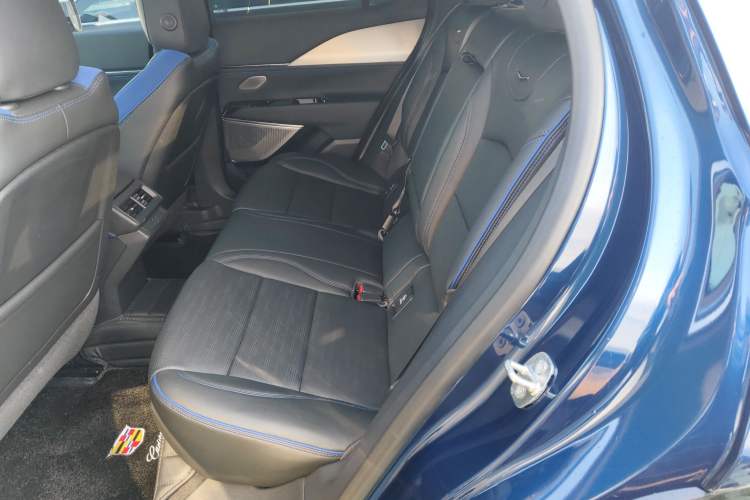 Used Cadillac GT4 2023 25T Prestige Version Interior 4
