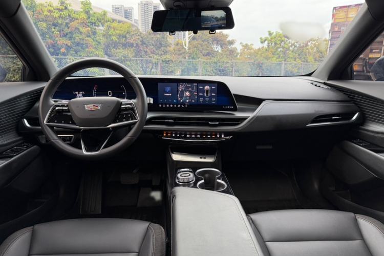 Used Cadillac GT4 2023 25T Fashion Edition Interior 6