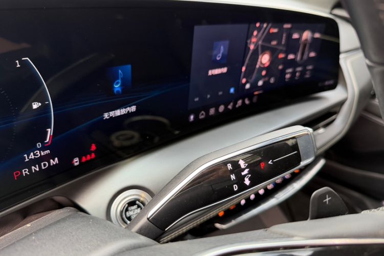 Used Cadillac GT4 2023 25T Fashion Edition Interior 8