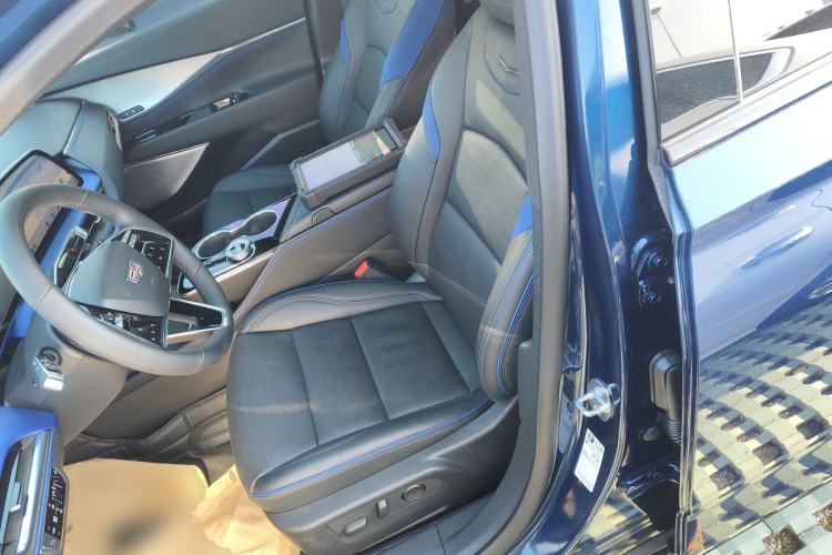 Used Cadillac GT4 2023 25T Prestige Version Left Front Seat