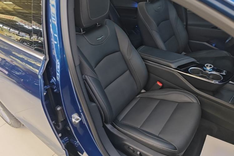 Used Cadillac GT4 2023 25T Luxury Model Right Front Seat