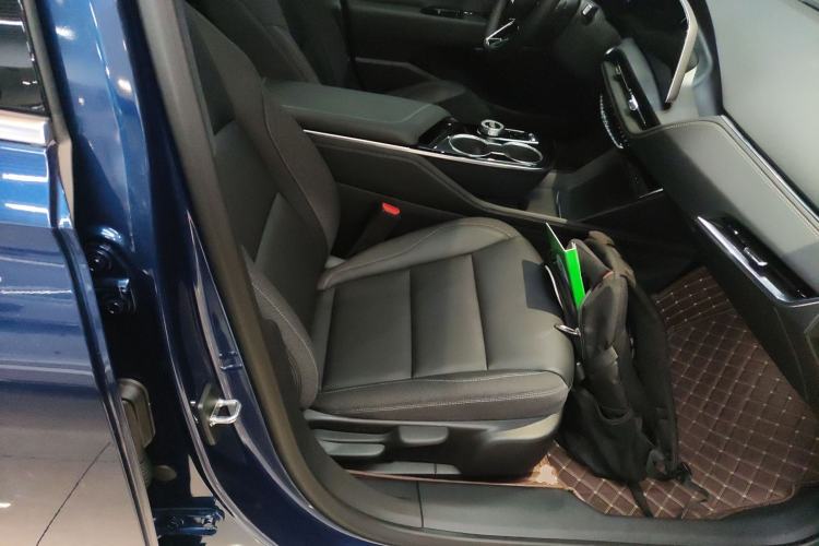 Used Cadillac GT4 2023 25T Fashion Edition Right Front Seat