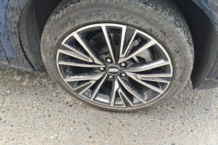 Used Cadillac GT4 2023 25T Prestige Version Right Front Wheel Hub