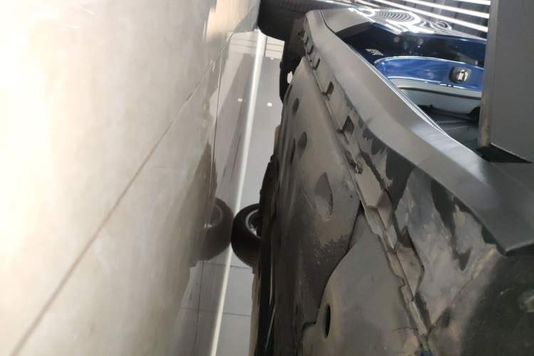 Used Cadillac GT4 2023 25T Fashion Edition Right Side Sill