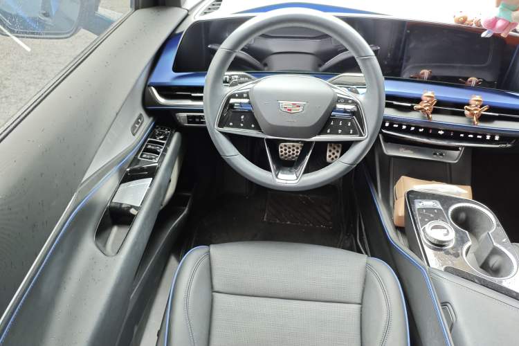 Used Cadillac GT4 2023 25T Prestige Version Steering Wheel
