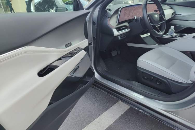 Used Cadillac GT4 2023 25T Prestige Version Driver Seat