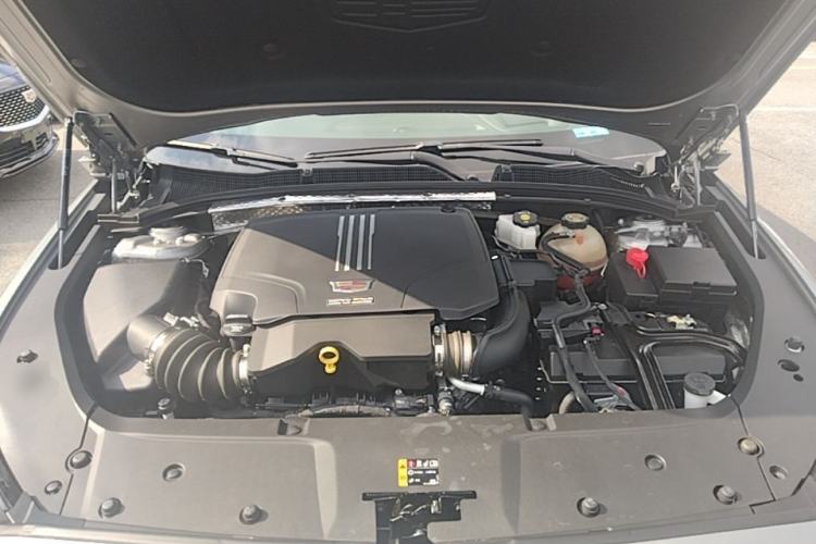 Used Cadillac GT4 2023 25T Prestige Version Engine Bay