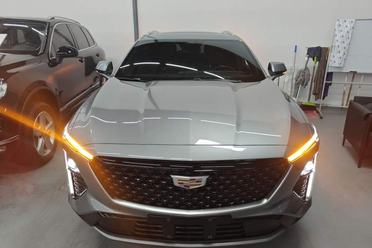 Used Cadillac GT4 2023 25T Luxury Model Exterior 1