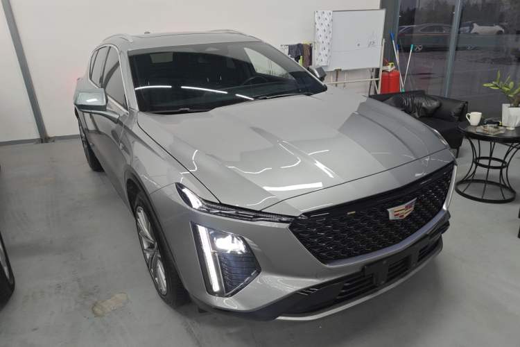 Used Cadillac GT4 2023 25T Luxury Model Exterior 2