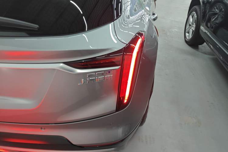 Used Cadillac GT4 2023 25T Luxury Model Exterior 6