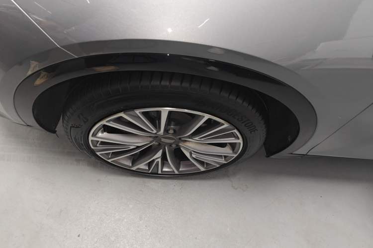Used Cadillac GT4 2023 25T Luxury Model Exterior 7