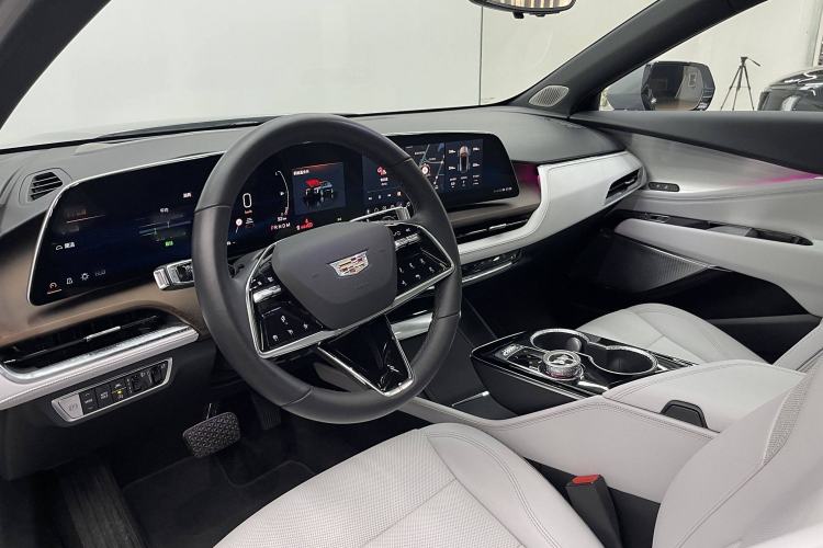Used Cadillac GT4 2023 25T Prestige Version Interior 2