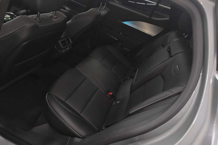 Used Cadillac GT4 2023 25T Luxury Model Interior 4