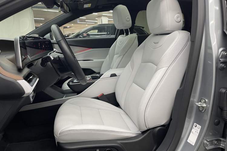 Used Cadillac GT4 2023 25T Prestige Version Left Front Seat