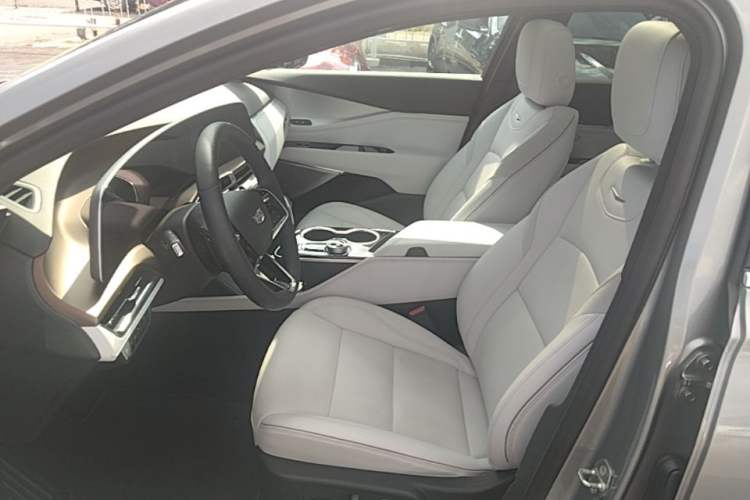 Used Cadillac GT4 2023 25T Prestige Version Left Front Seat