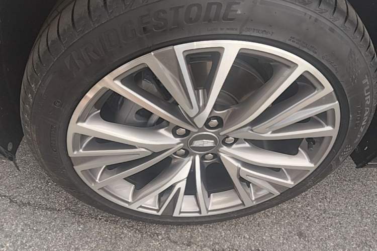 Used Cadillac GT4 2023 25T Prestige Version Left Front Wheel Hub
