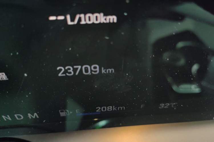 Used Cadillac GT4 2023 25T Prestige Version Odometer Close Up