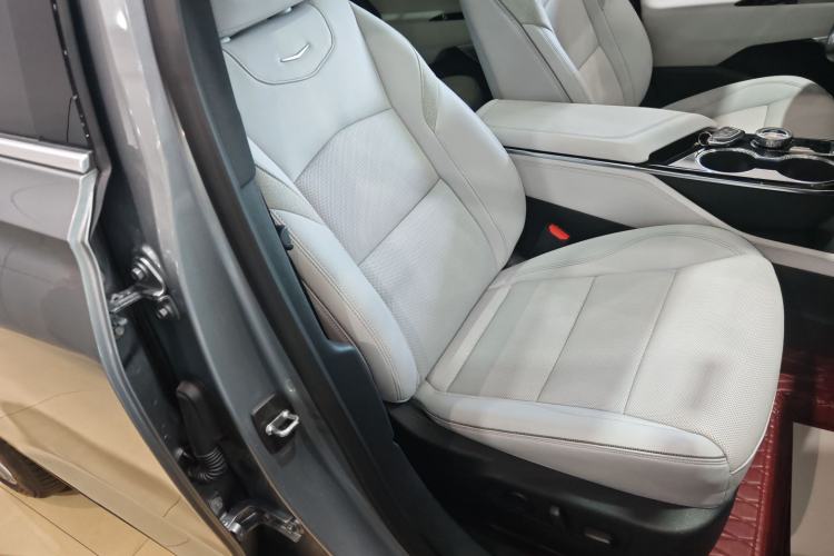 Used Cadillac GT4 2023 25T Prestige Version Right Front Seat