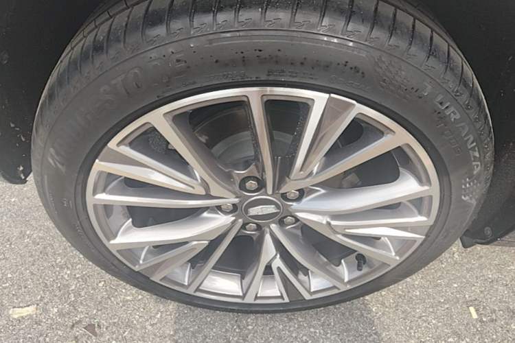 Used Cadillac GT4 2023 25T Prestige Version Right Rear Wheel Hub