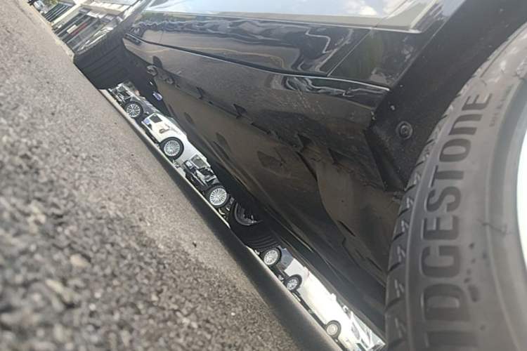 Used Cadillac GT4 2023 25T Prestige Version Right Side Sill