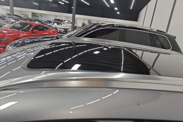 Used Cadillac GT4 2023 25T Luxury Model Roof