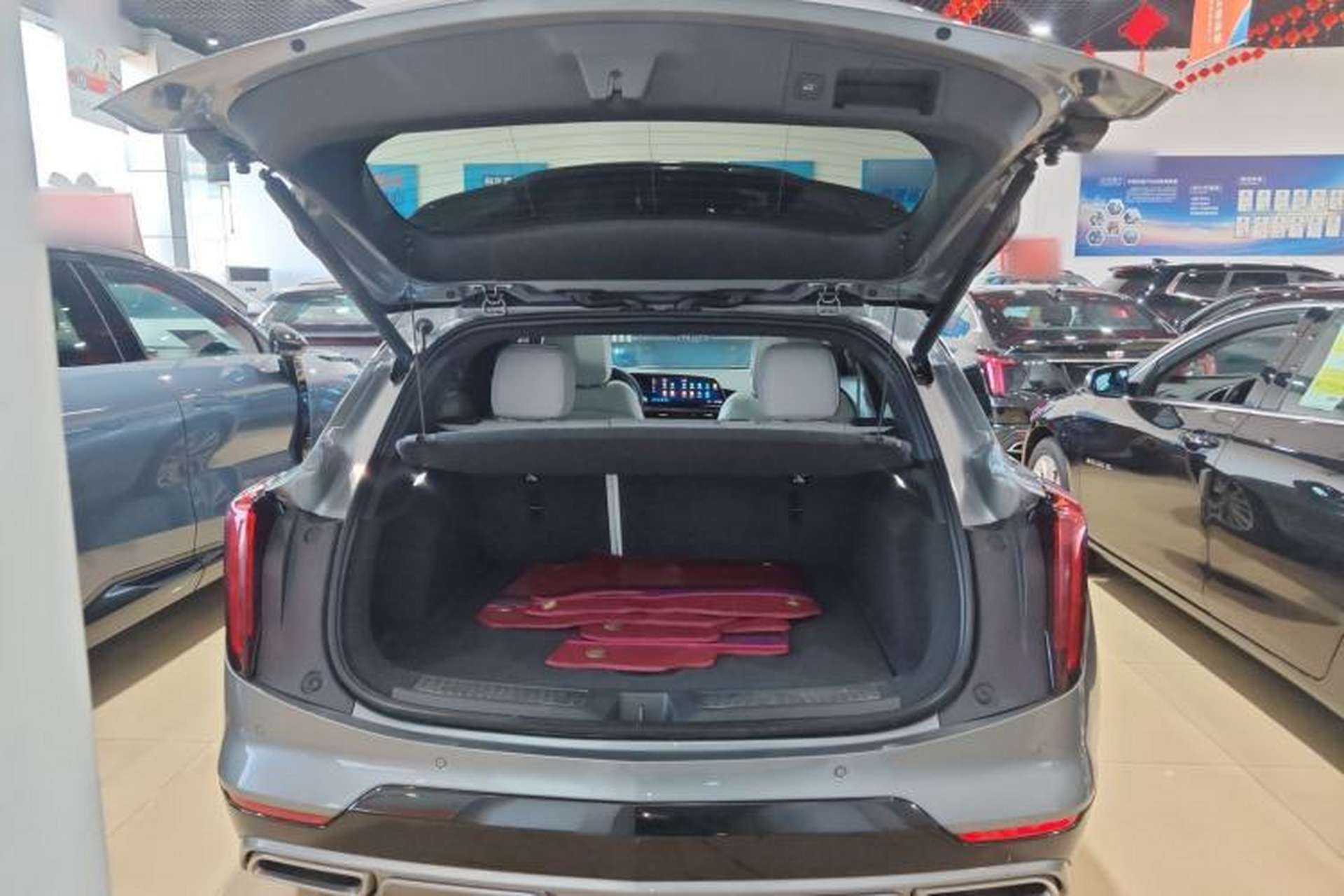 Used Cadillac GT4 2023 25T Prestige Version Trunk
