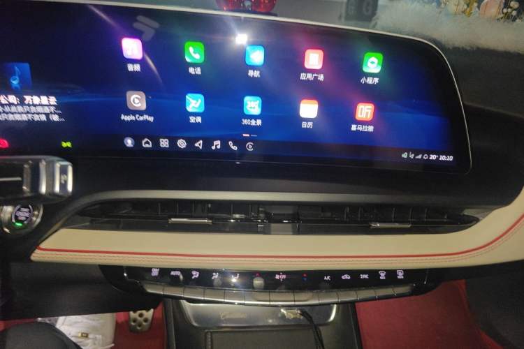 Used Cadillac GT4 2023 28T Platinum Edition Audio And AC Panel