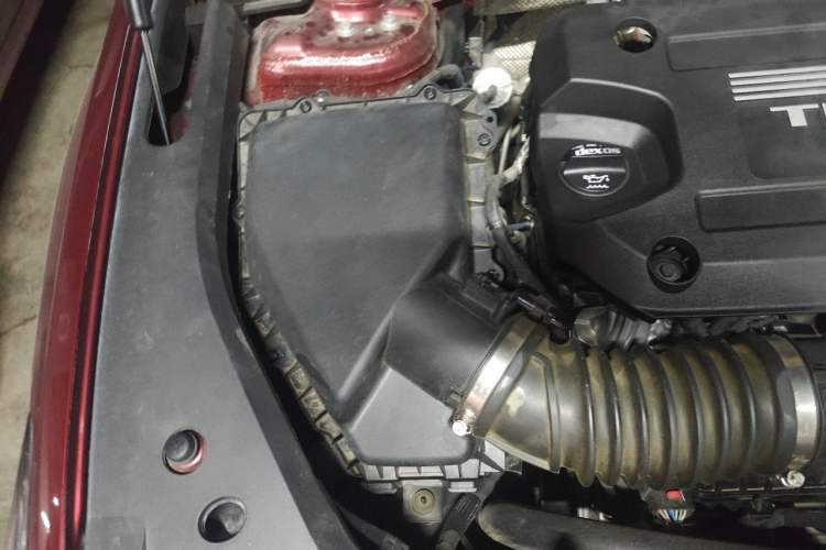 Used Cadillac GT4 2023 28T Platinum Edition Engine Bay Right