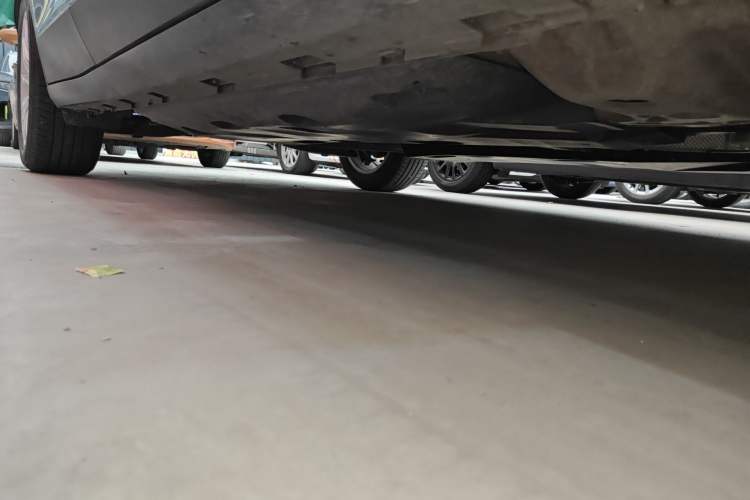 Used Cadillac GT4 2023 25T Fashion Edition Right Side Sill