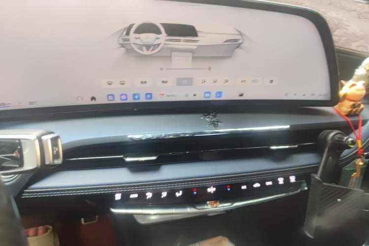 Used Cadillac GT4 2023 25T Luxury Model Audio And AC Panel