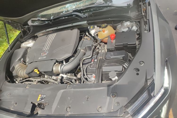 Used Cadillac GT4 2023 25T Luxury Model Engine Bay
