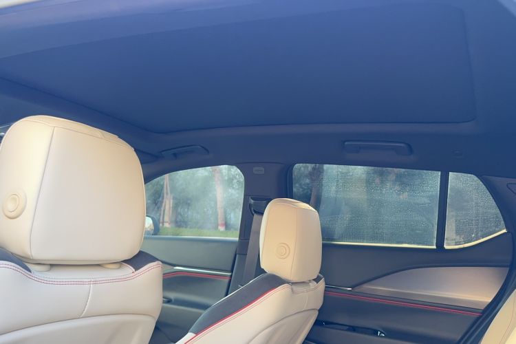 Used Cadillac GT4 2023 25T Luxury Model Headliner