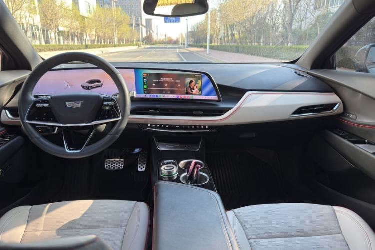 Used Cadillac GT4 2023 25T Luxury Model Interior 1