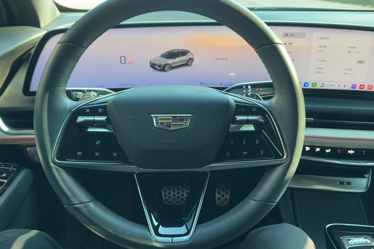 Used Cadillac GT4 2023 25T Luxury Model Steering Wheel