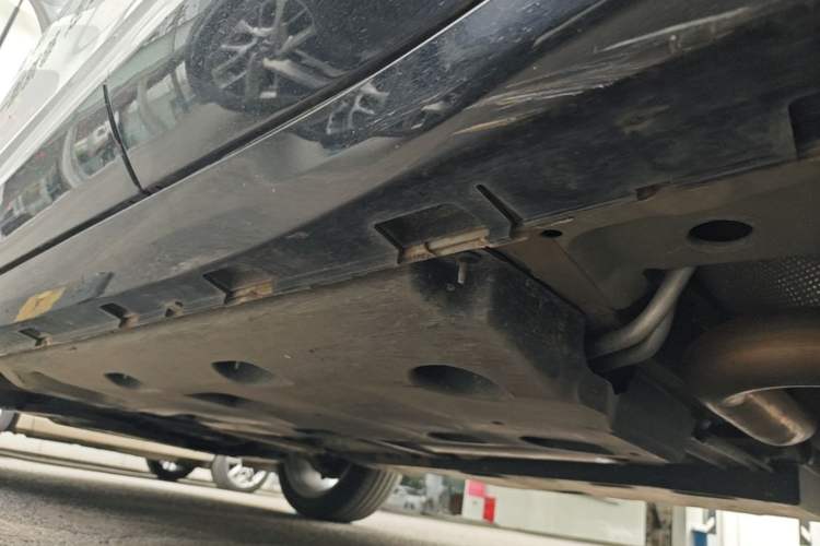 Used Cadillac GT4 2023 25T Luxury Model Chassis Rear Left