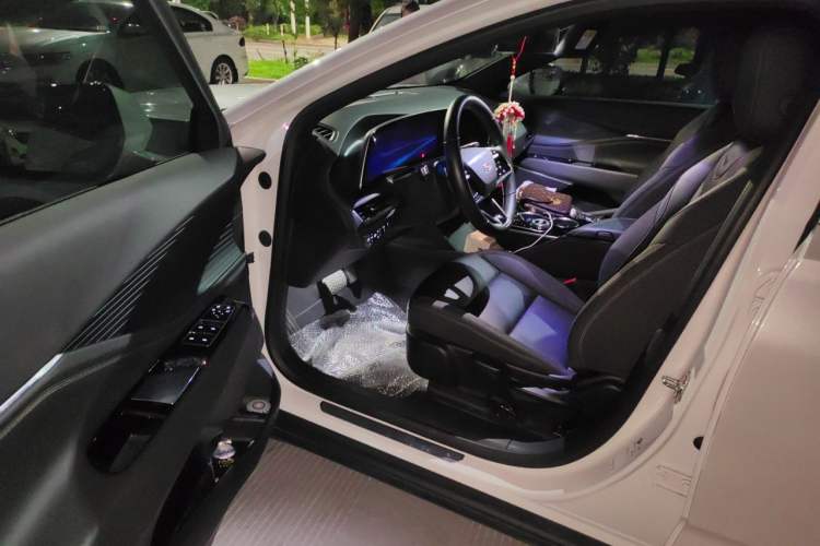 Used Cadillac GT4 2023 25T Fashion Edition Driver Seat