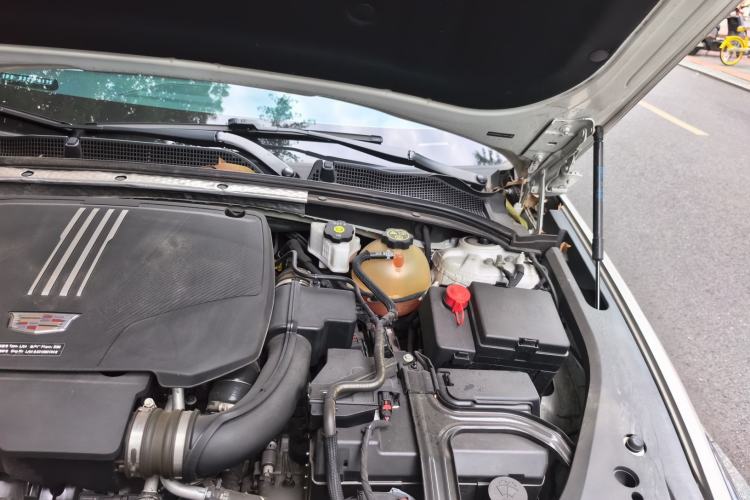 Used Cadillac GT4 2023 25T Fashion Edition Engine Bay Left